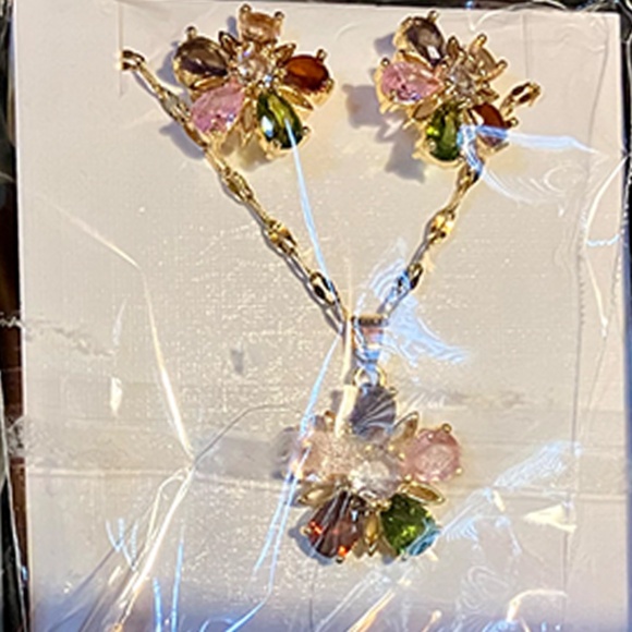 Multicolor Floral Necklace & Earrings with Zirconia & Gold Color details - Picture 7 of 7